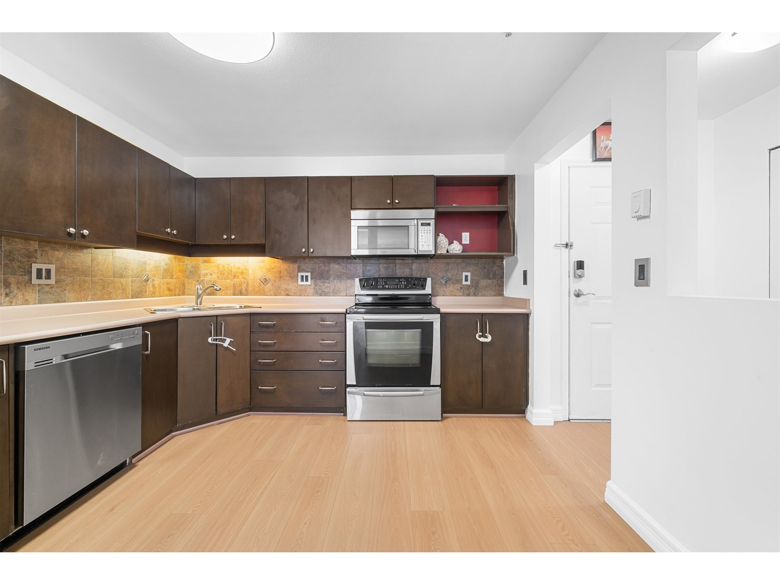 Photo 12 of 407 2435 Center Street, Abbotsford BC