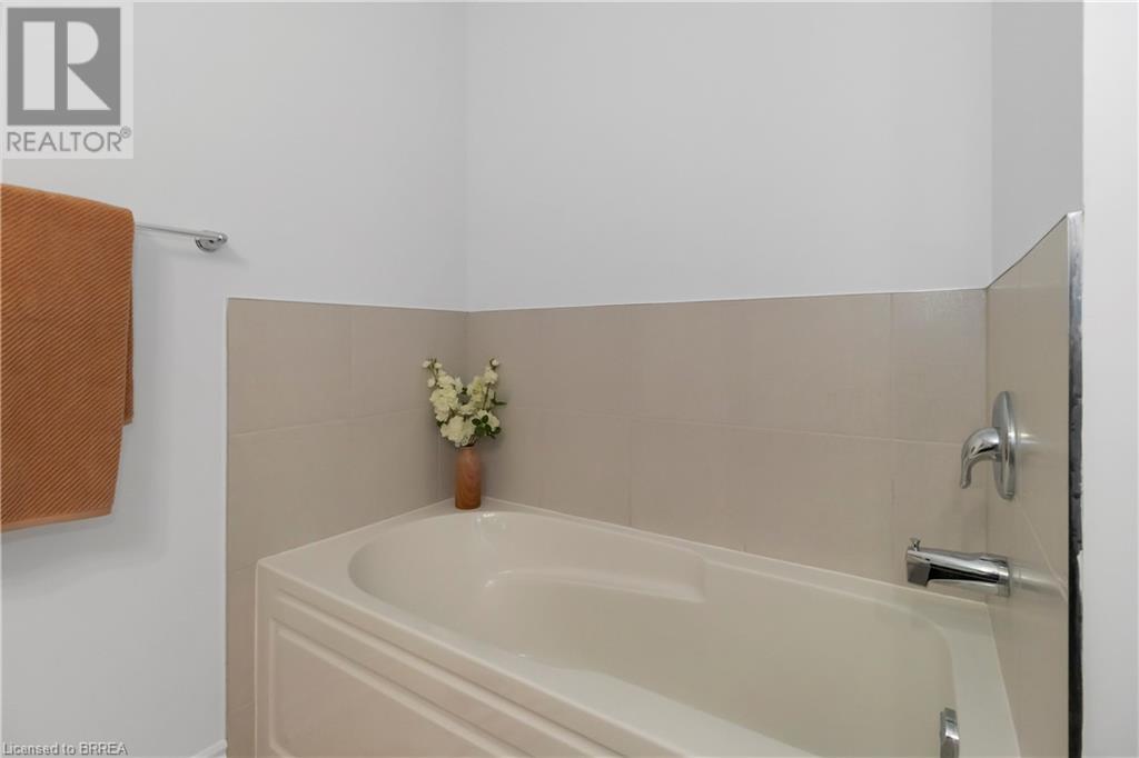 Photo 22 of 144 Flagg Avenue, Paris ON