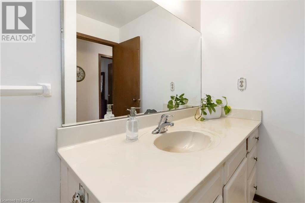 Photo 18 of 7 Magnolia Street, Brantford ON