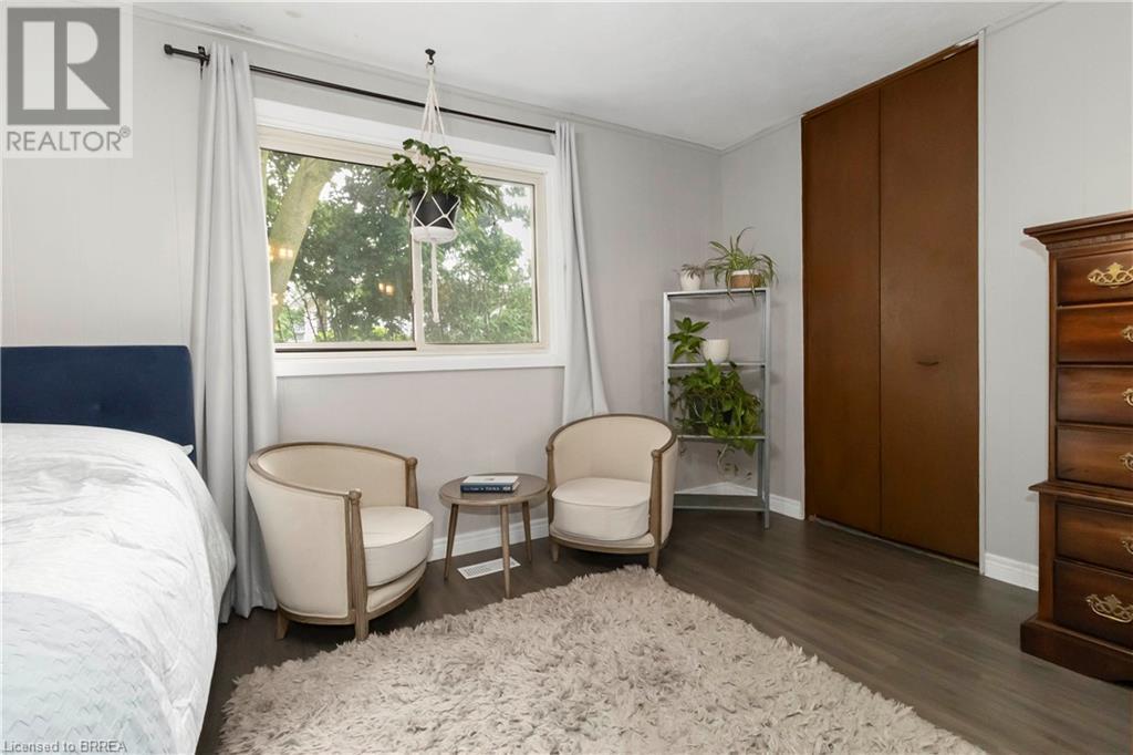 Photo 12 of 7 Magnolia Street, Brantford ON