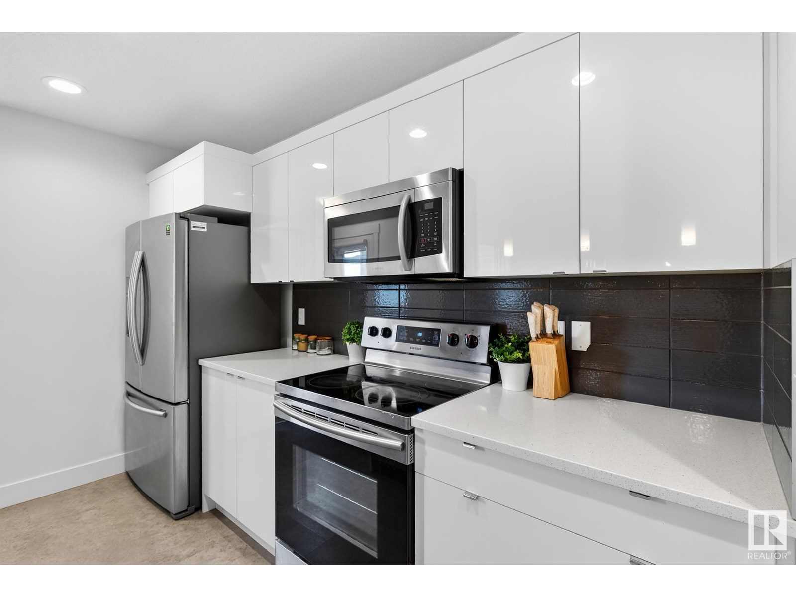 Photo 16 of 6503 King Wd Sw, Edmonton AB