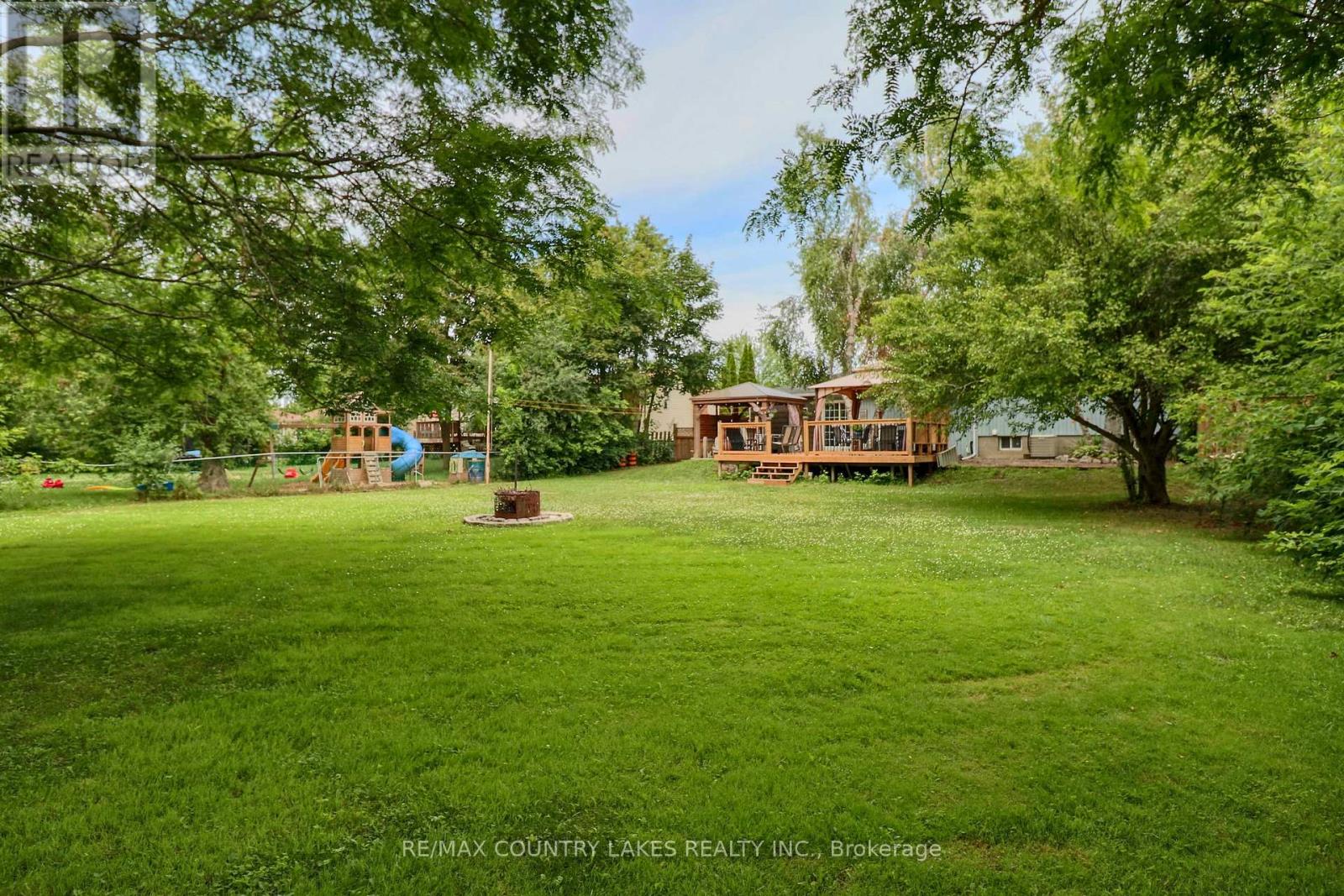 Photo 4 of 271 Lakeland Crescent, Brock ON