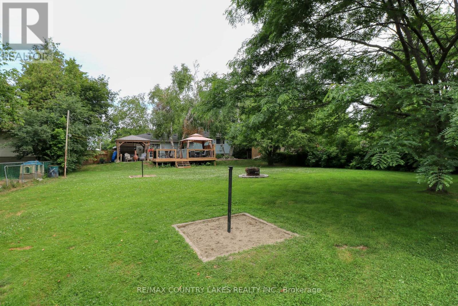 Photo 9 of 271 Lakeland Crescent, Brock ON