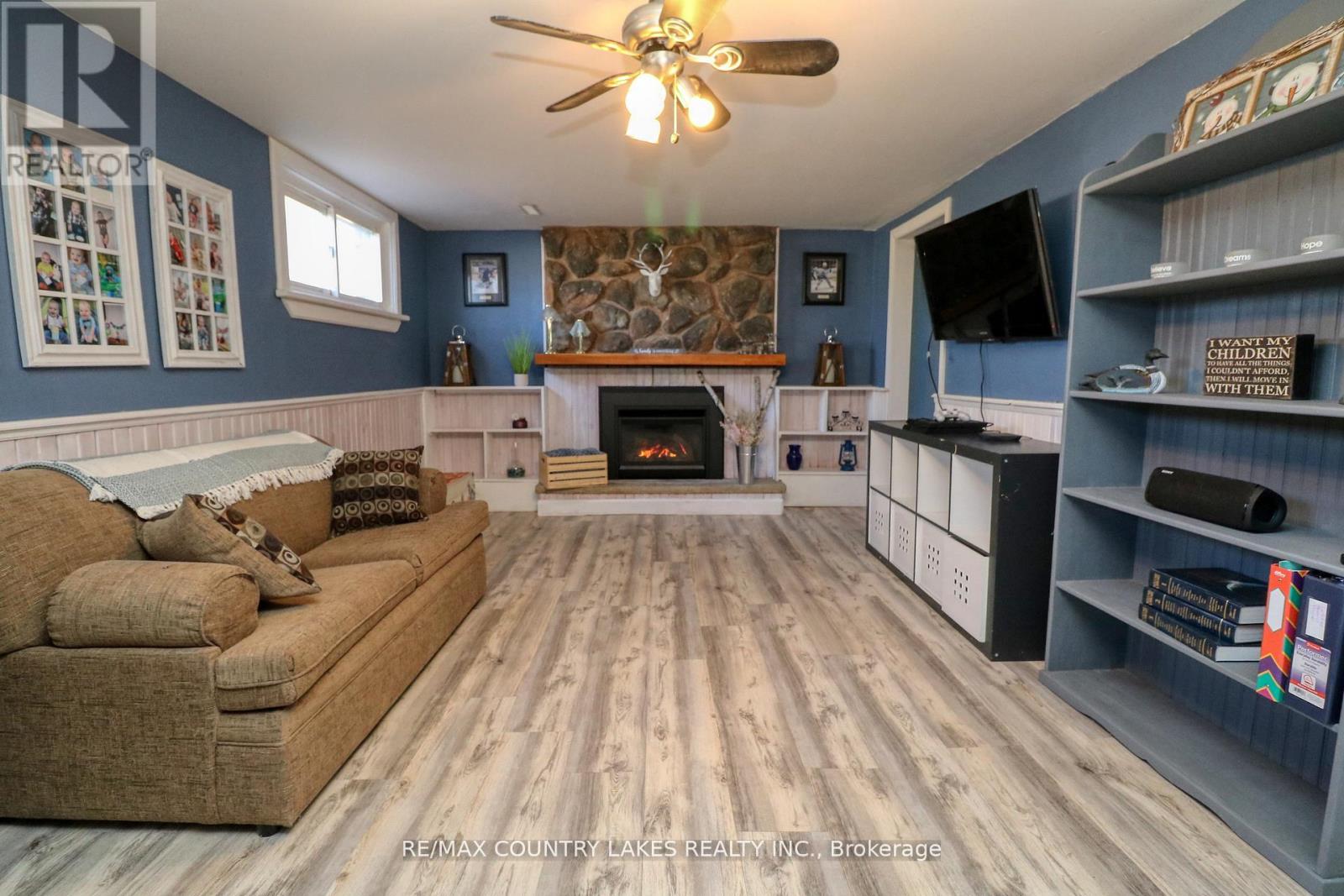 Photo 6 of 271 Lakeland Crescent, Brock ON