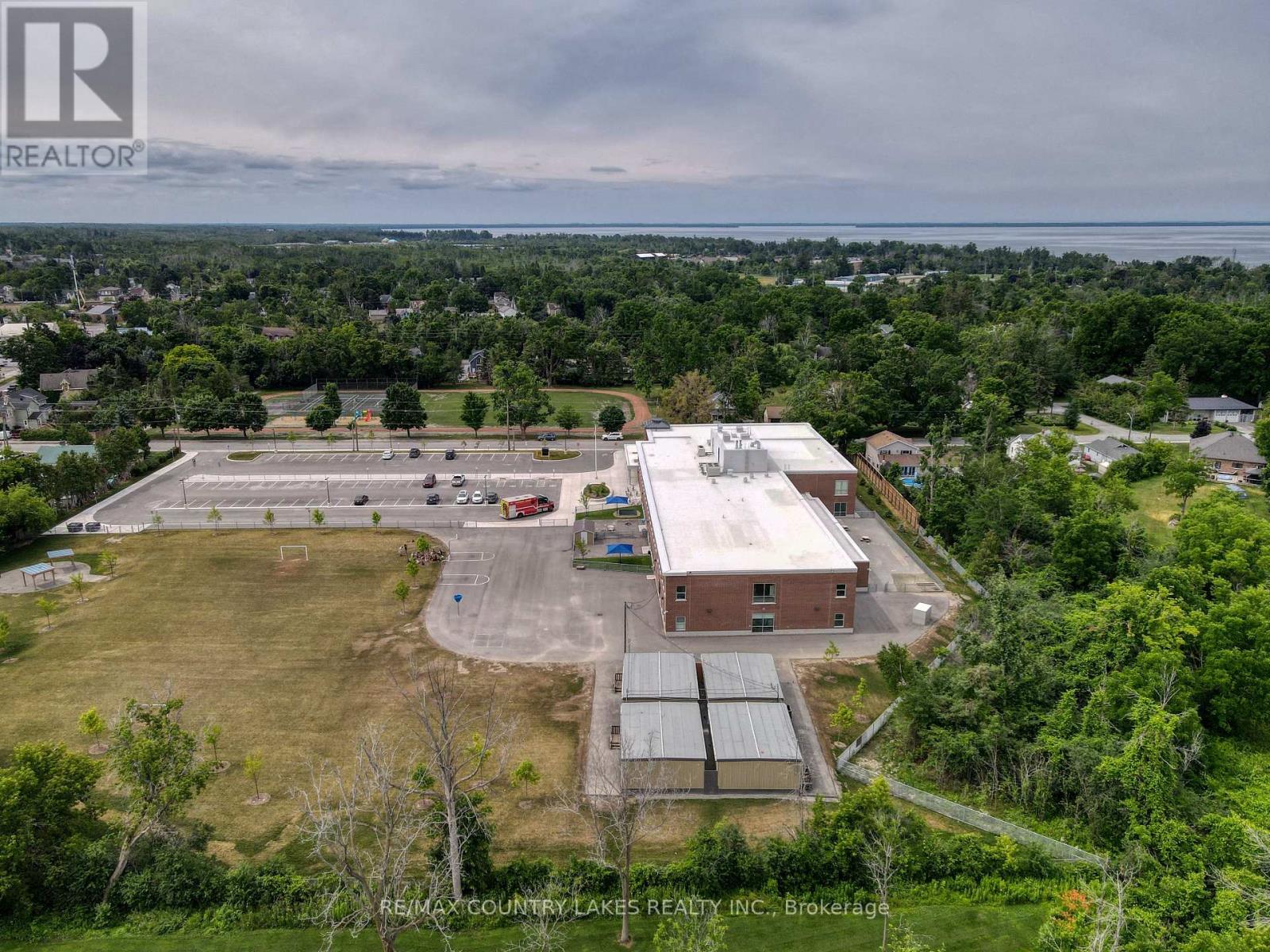Photo 21 of 271 Lakeland Crescent, Brock ON