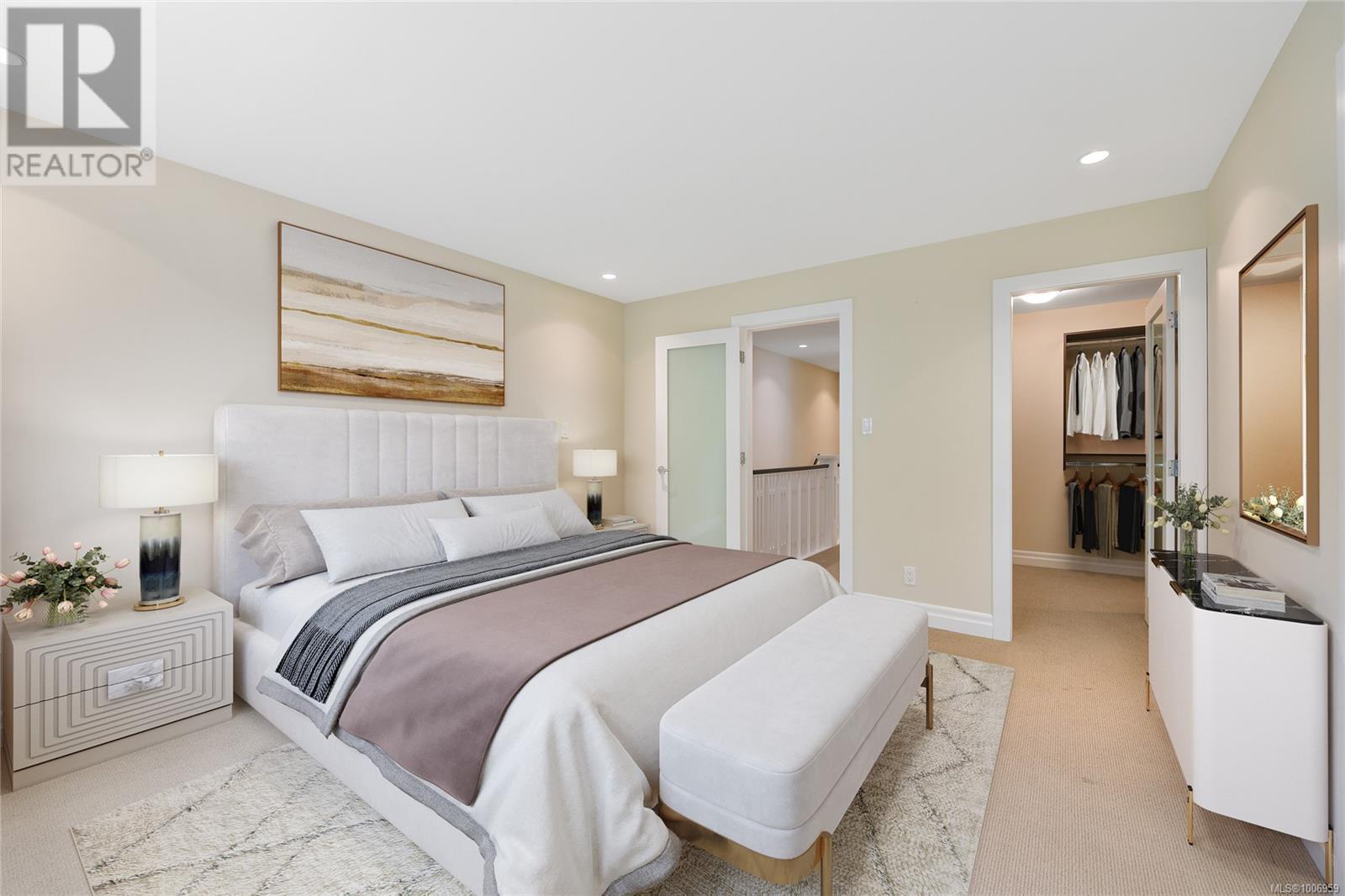 Single Family House Cape Cod for Sale in   Rockland Ave Victoria 
