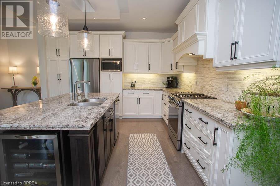 Photo 45 of 158 Willow Street Unit 6, Paris ON