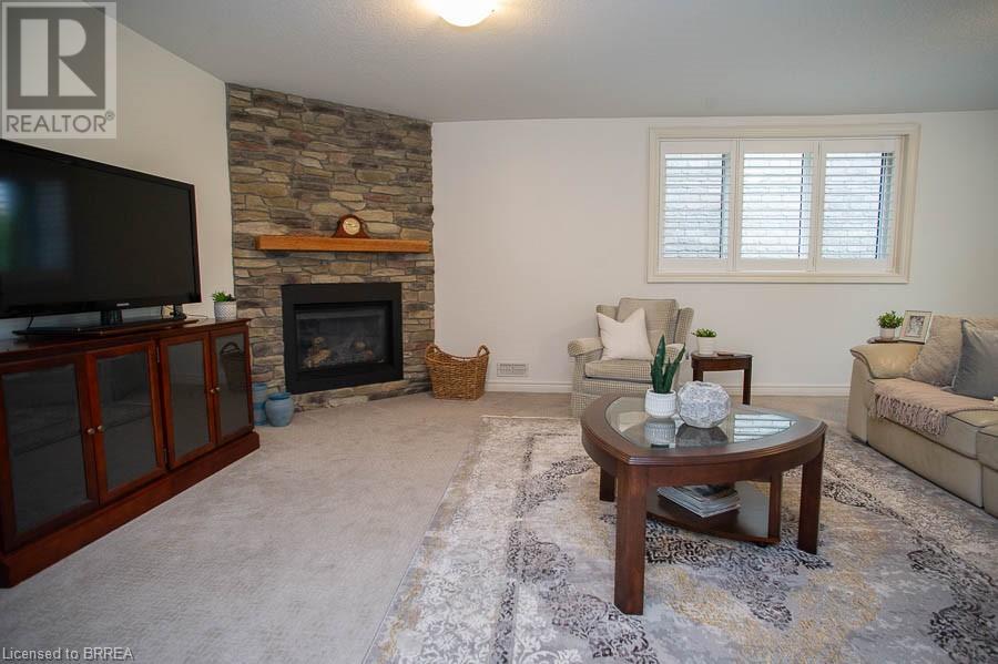 Photo 29 of 158 Willow Street Unit 6, Paris ON