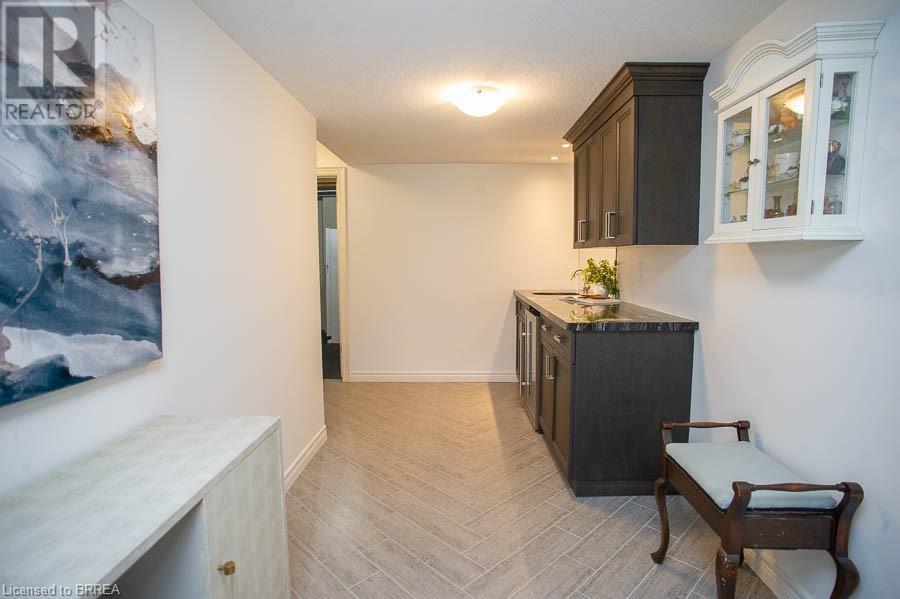 Photo 33 of 158 Willow Street Unit 6, Paris ON