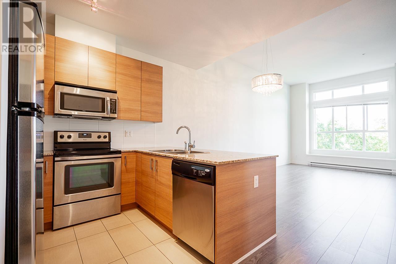 Photo 6 of 409 5788 Sidley Street, Burnaby BC