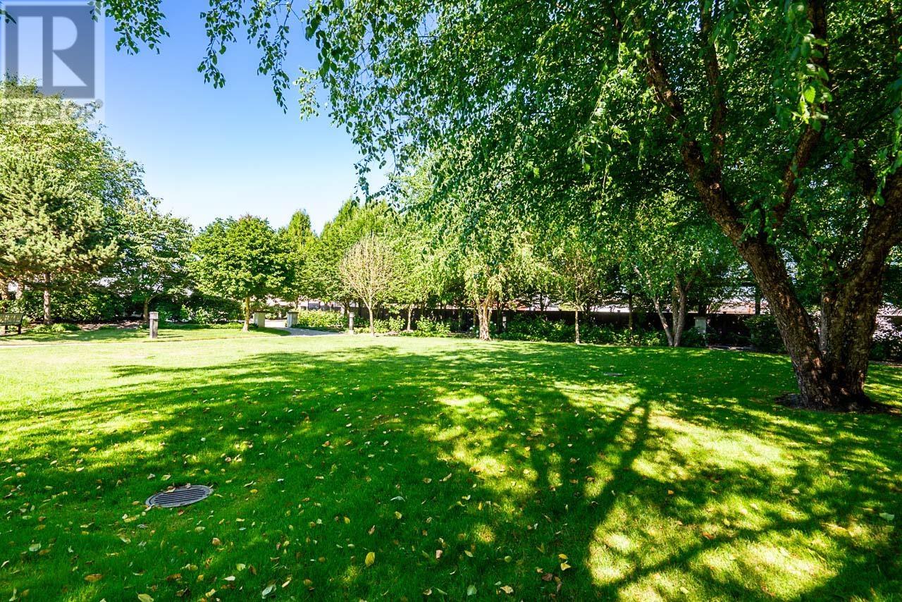 Photo 4 of 409 5788 Sidley Street, Burnaby BC
