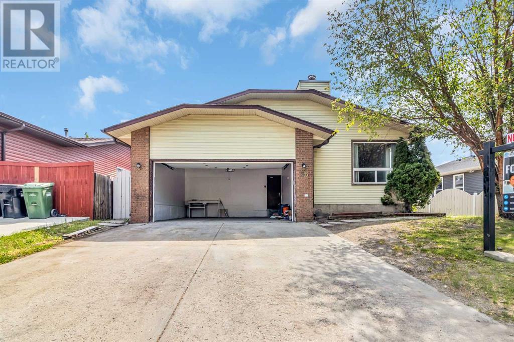 Single Family House Bungalow for Sale in  Castlefall Way NE Castleridge Calgary 