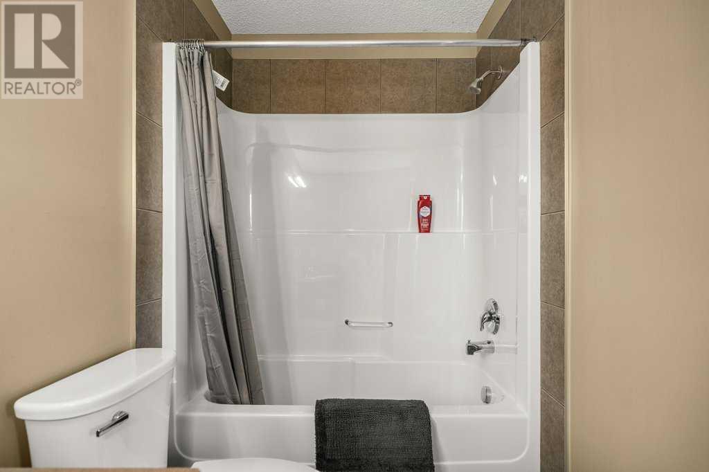 Single Family House for Sale in  Country Village Gate NE Country Hills Village Calgary 