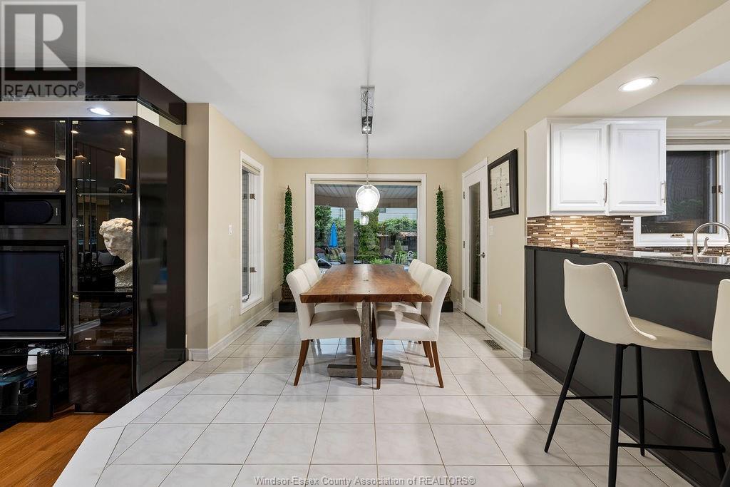 Photo 11 of 127 Mcmurren Crescent, Lakeshore ON