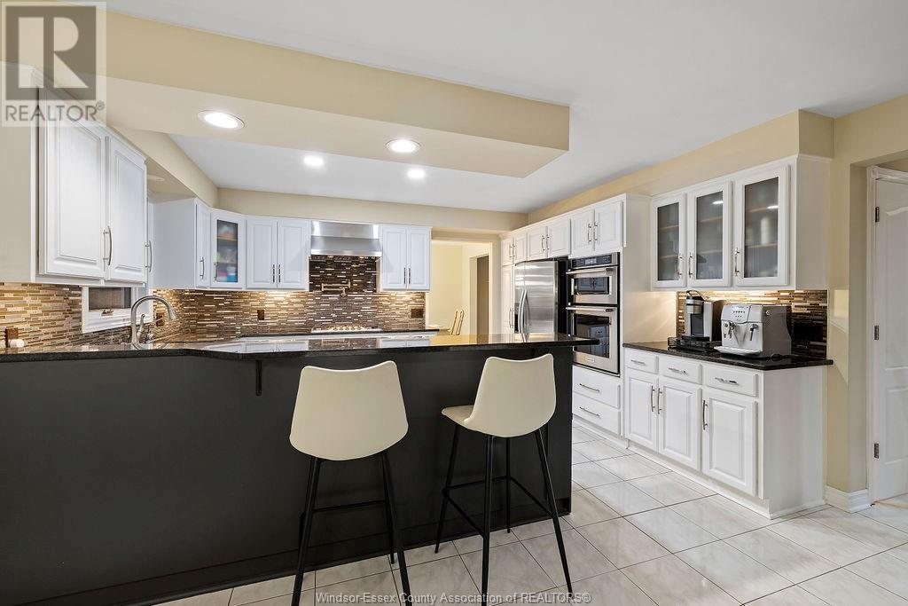 Photo 13 of 127 Mcmurren Crescent, Lakeshore ON