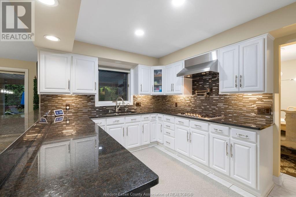 Photo 14 of 127 Mcmurren Crescent, Lakeshore ON