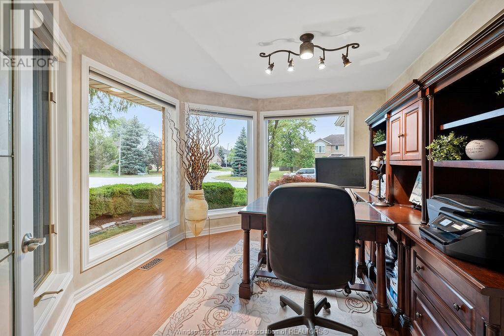 Photo 30 of 127 Mcmurren Crescent, Lakeshore ON