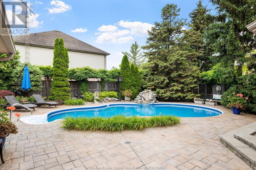 Photo 35 of 127 Mcmurren Crescent, Lakeshore ON