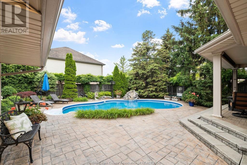 Photo 39 of 127 Mcmurren Crescent, Lakeshore ON