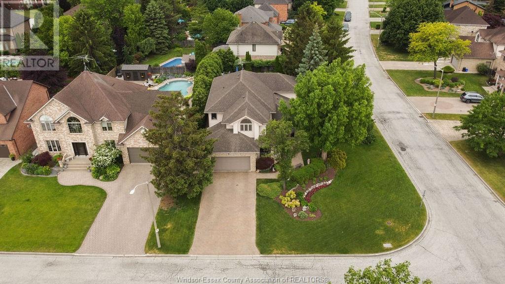 Photo 41 of 127 Mcmurren Crescent, Lakeshore ON