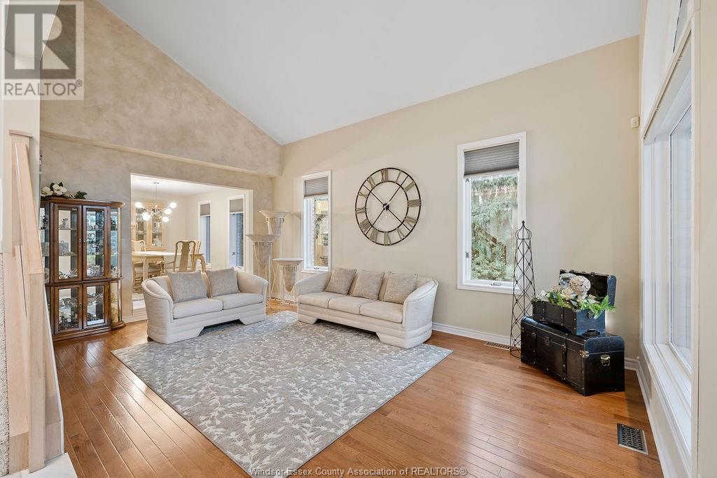 Photo 9 of 127 Mcmurren Crescent, Lakeshore ON