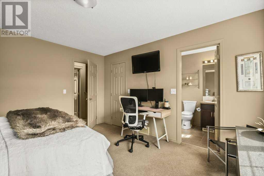 Single Family House for Sale in  Country Village Gate NE Country Hills Village Calgary 