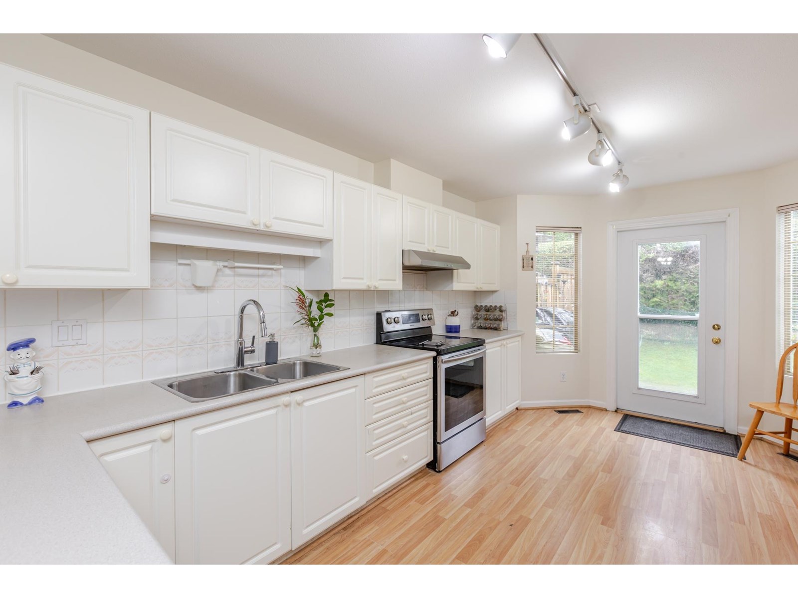Photo 24 of 51 15840 84 Avenue, Surrey BC