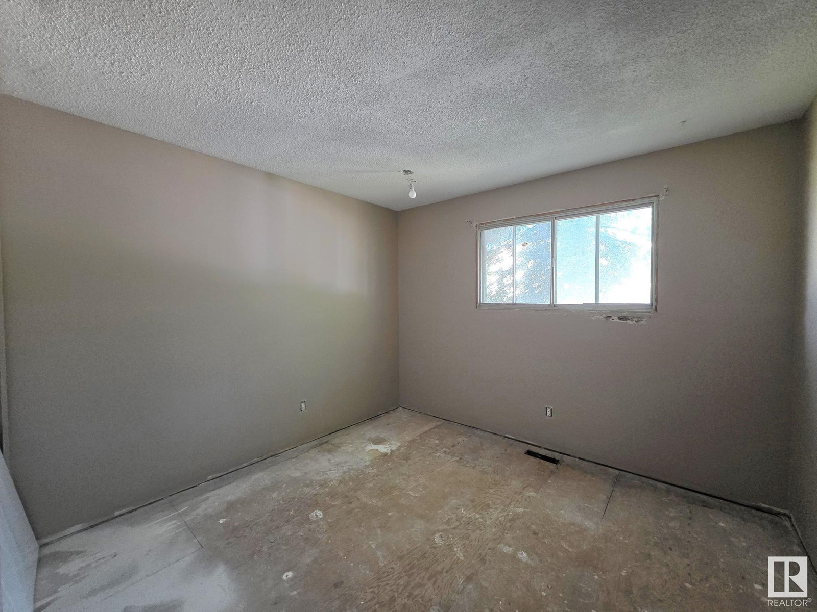 Photo 15 of 4508 44 Av, Stony Plain AB