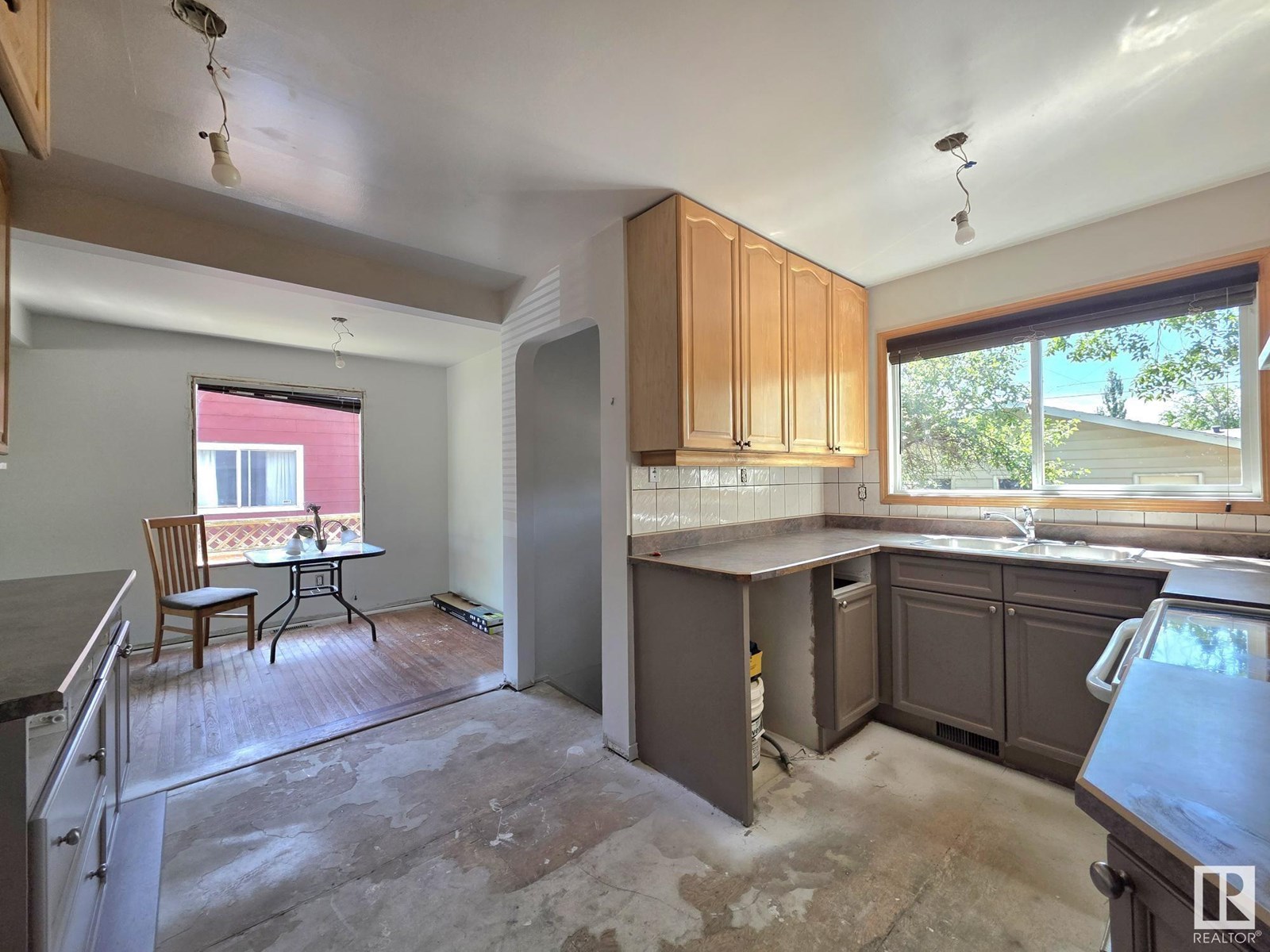 Photo 7 of 4508 44 Av, Stony Plain AB