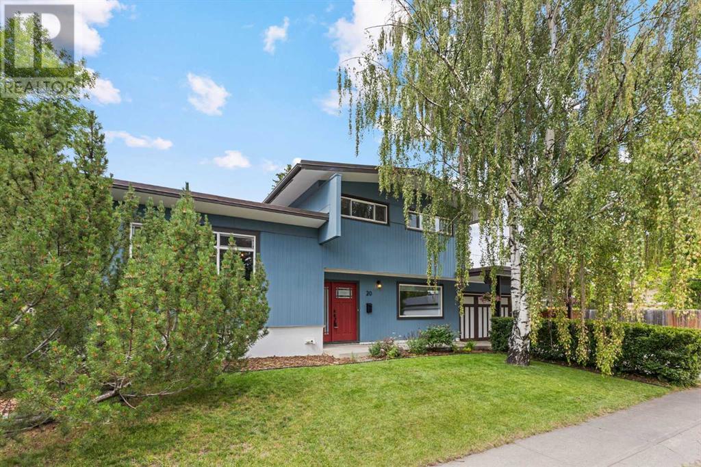 Single Family House 4 Level for Sale in  Gissing Drive SW Glamorgan Calgary 