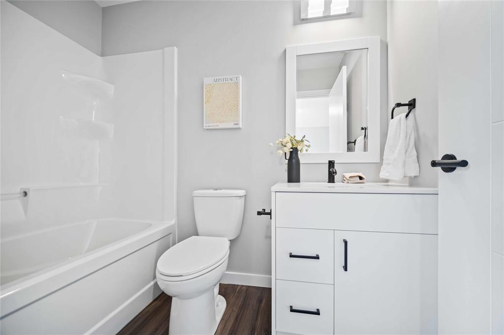 Photo 11 of 475 Hartford Avenue, Winnipeg MB