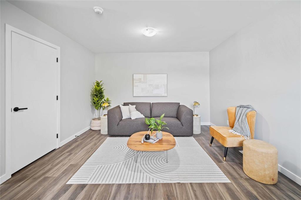 Photo 15 of 475 Hartford Avenue, Winnipeg MB