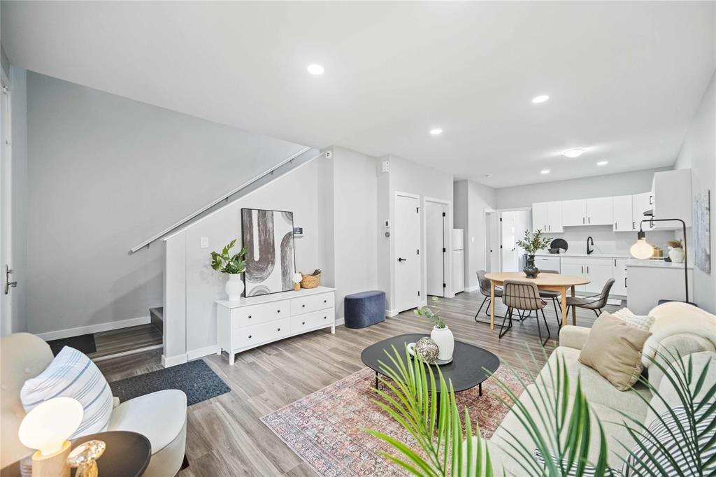 Photo 3 of 475 Hartford Avenue, Winnipeg MB