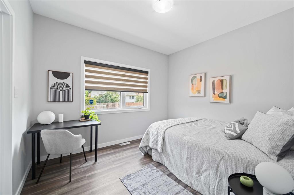 Photo 9 of 475 Hartford Avenue, Winnipeg MB