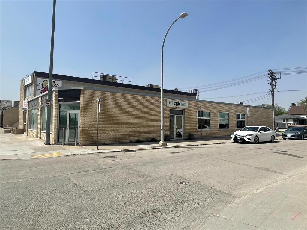 Photo 10 of 1745 Portage Avenue W, Winnipeg MB
