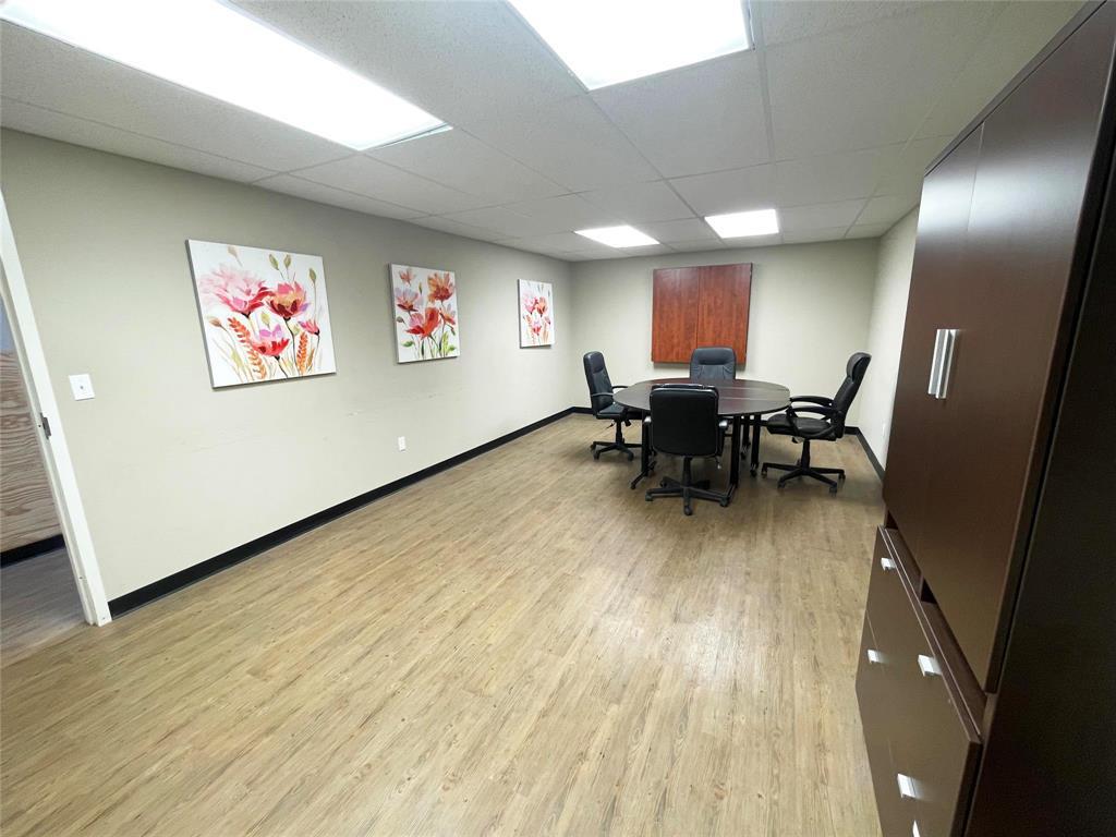 Photo 5 of 1745 Portage Avenue W, Winnipeg MB