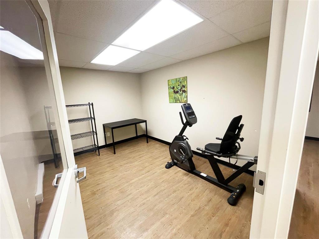 Photo 4 of 1745 Portage Avenue W, Winnipeg MB