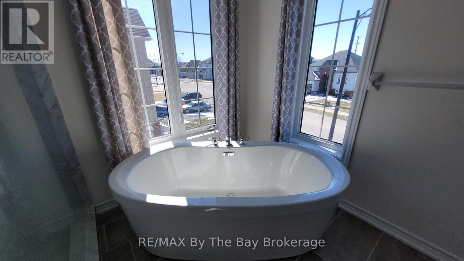 Photo 36 of 218 Roy Drive, Clearview ON
