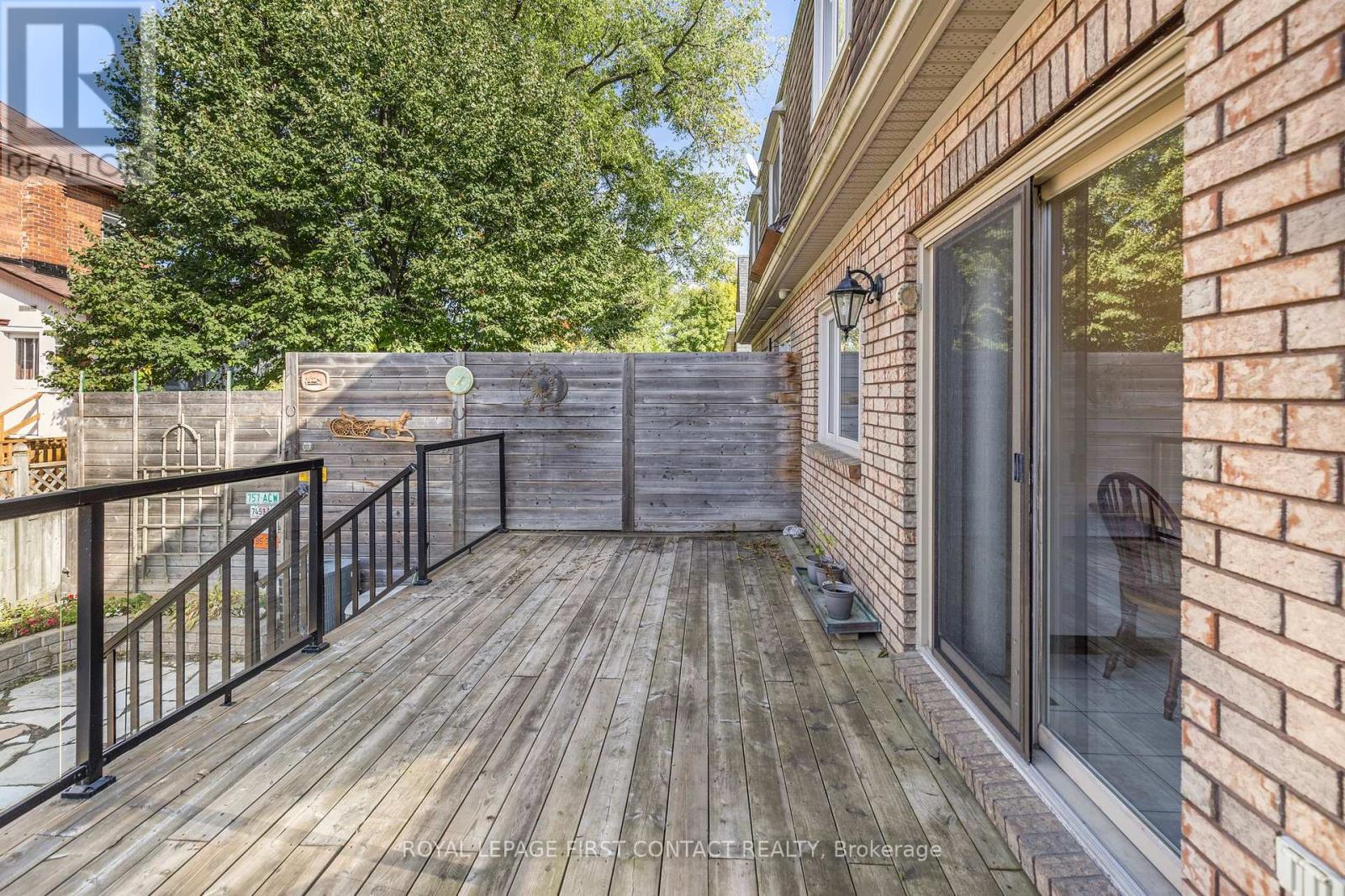 Photo 11 of 36 Kempenfelt Drive, Barrie ON
