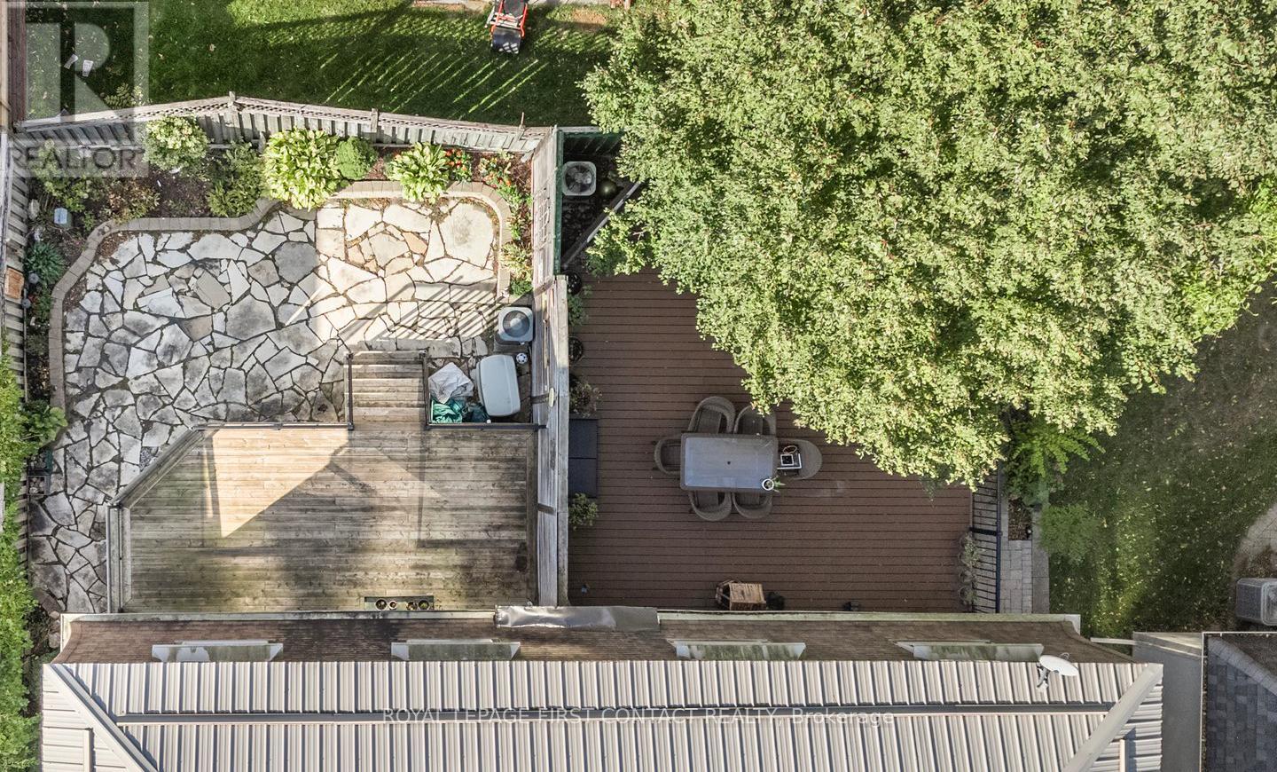 Photo 23 of 36 Kempenfelt Drive, Barrie ON