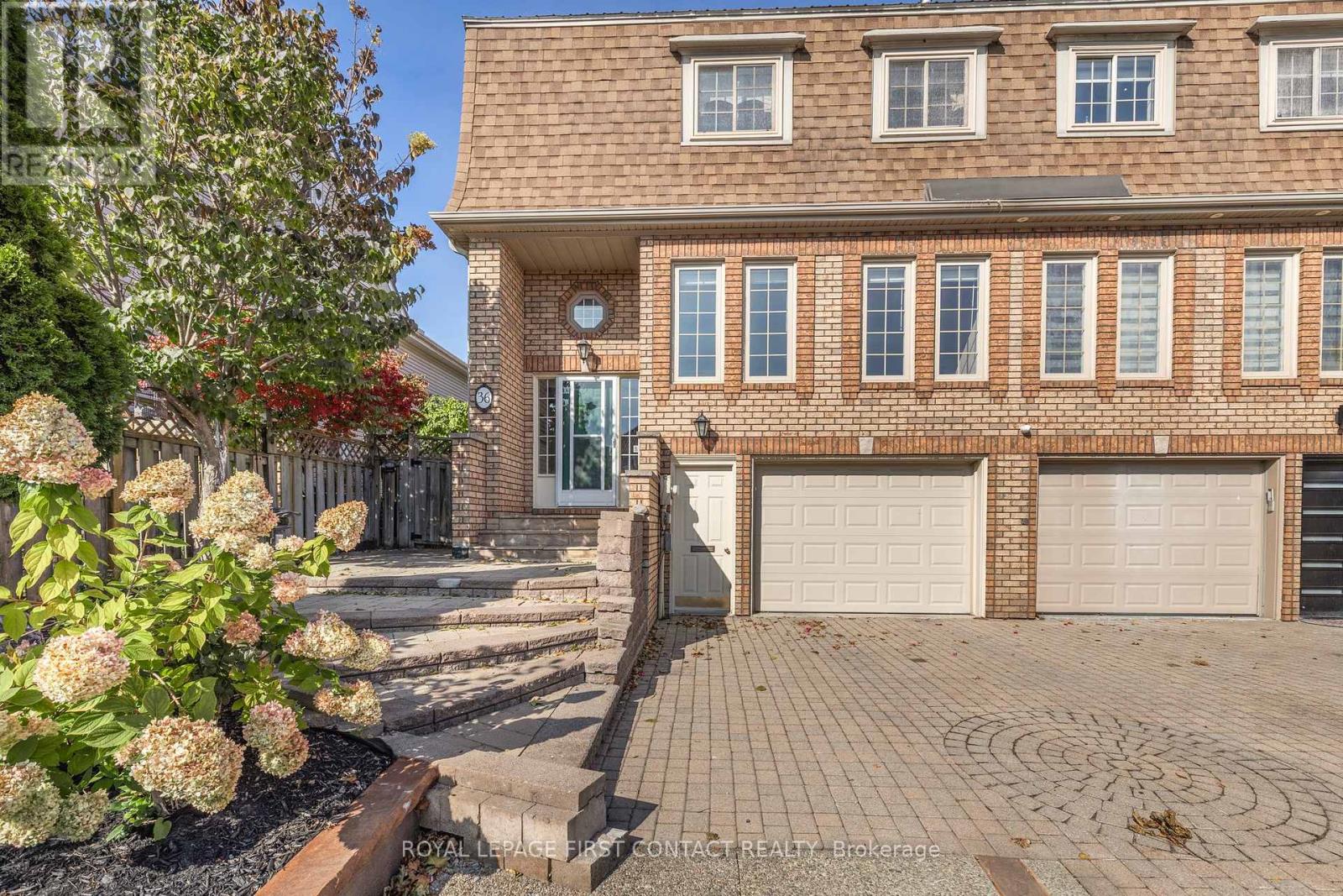 Photo 12 of 36 Kempenfelt Drive, Barrie ON