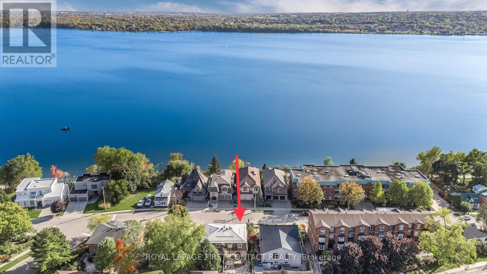 Photo 3 of 36 Kempenfelt Drive, Barrie ON