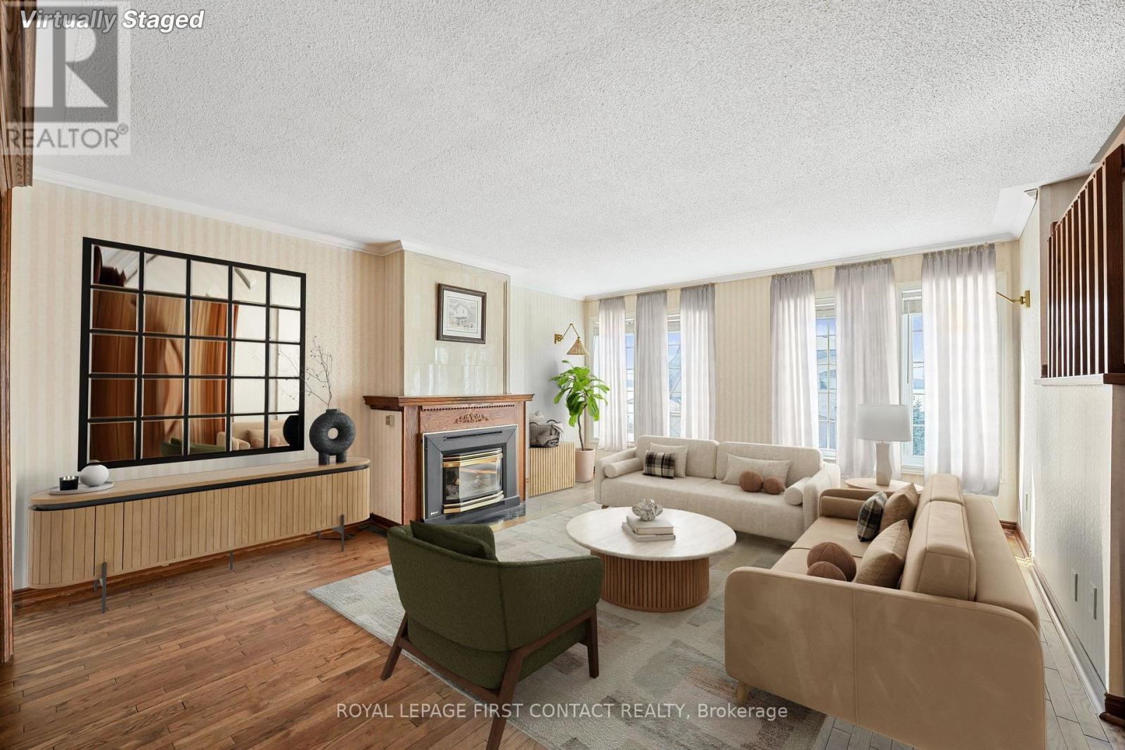 Photo 1 of 36 Kempenfelt Drive, Barrie ON