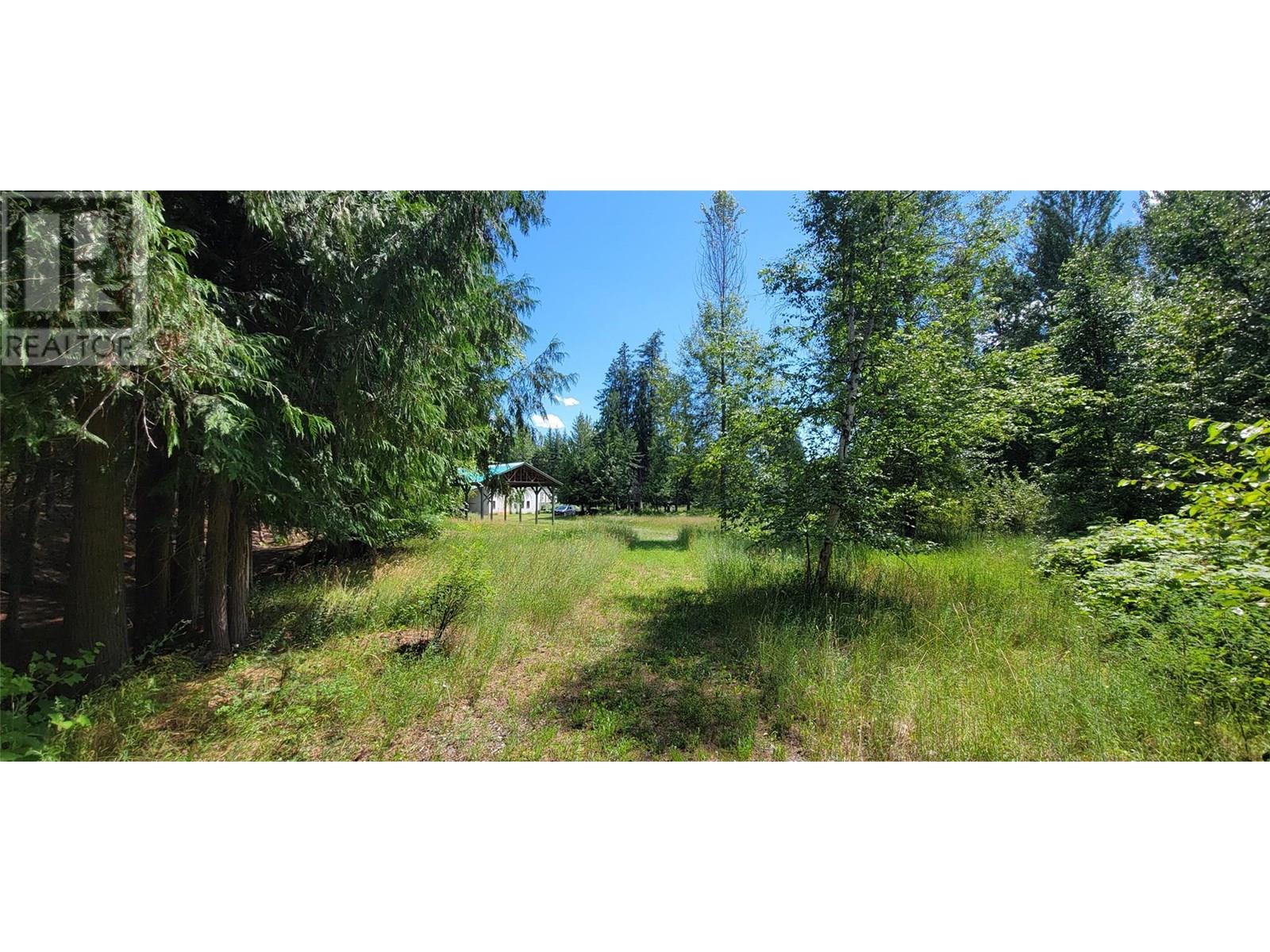 Photo 12 of 204 Stewart Street, Rosebery BC
