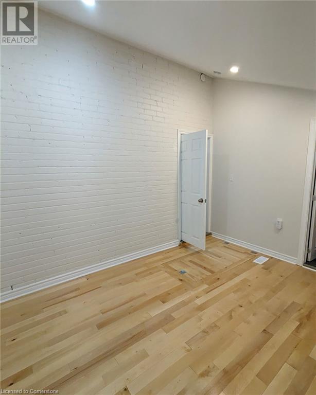 Photo 15 of 21 Sarah Street, Brantford ON