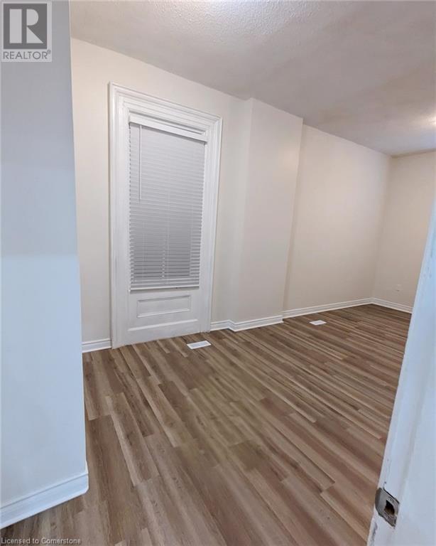 Photo 14 of 21 Sarah Street, Brantford ON