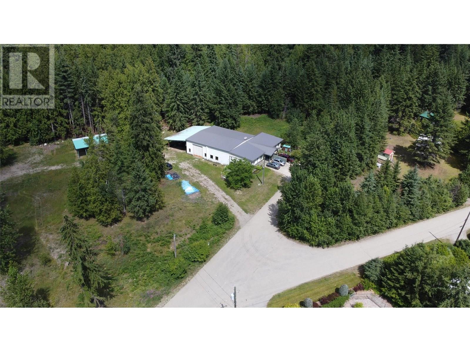 Photo 16 of 204 Stewart Street, Rosebery BC