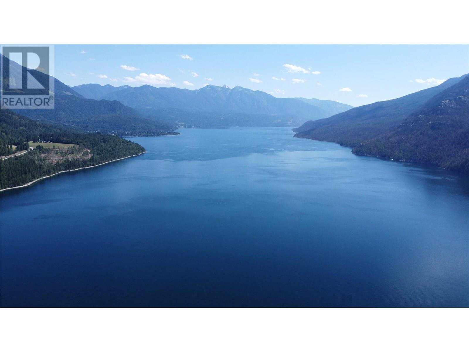 Photo 14 of 204 Stewart Street, Rosebery BC