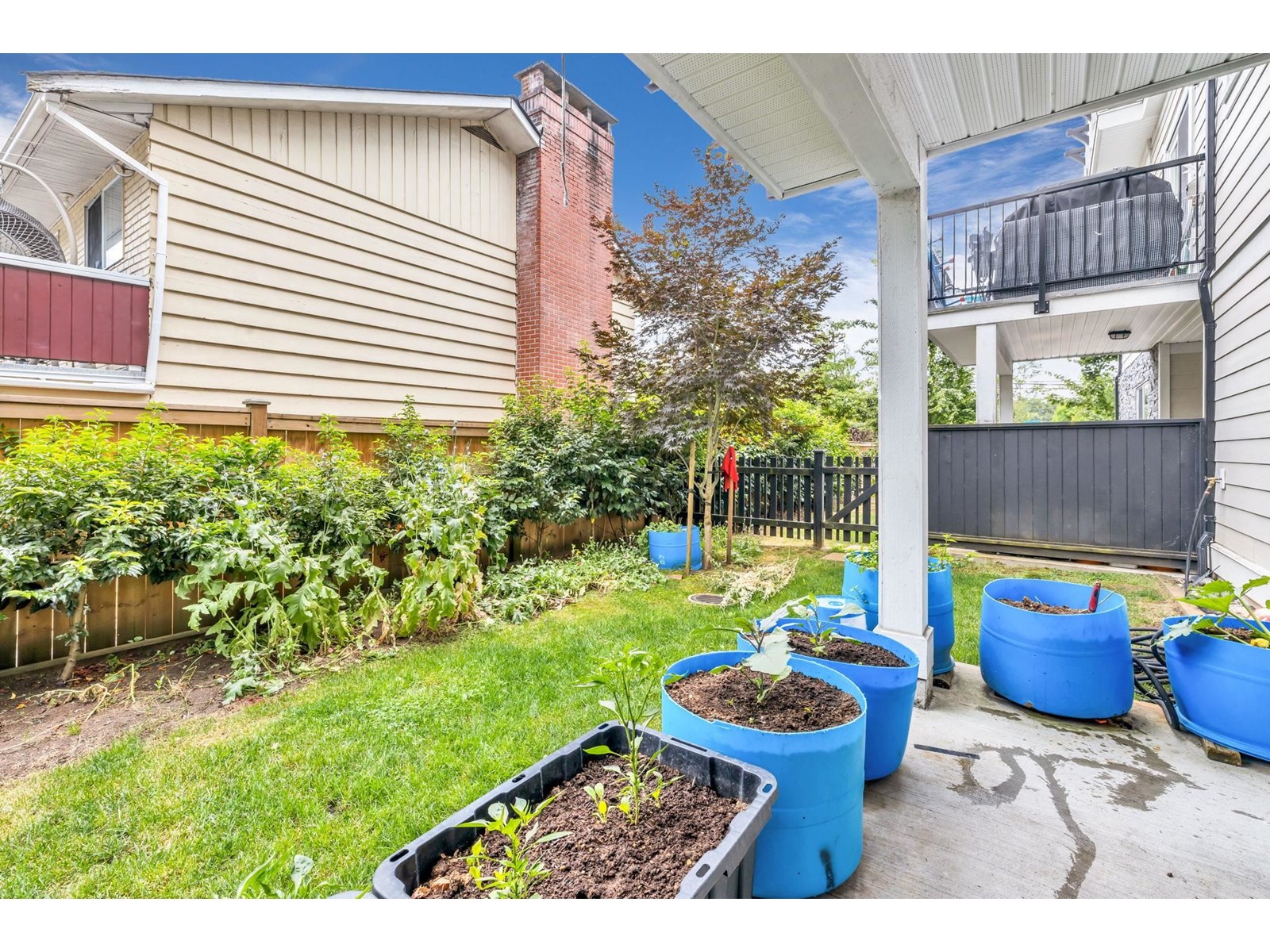 Photo 19 of 2 14499 64 Avenue, Surrey BC