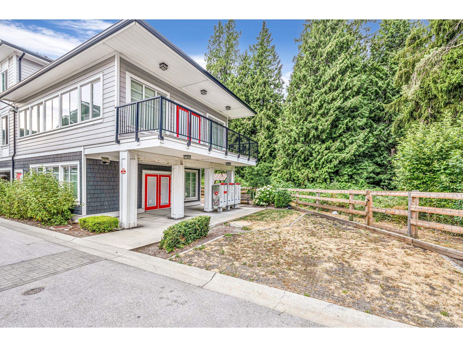 Photo 22 of 2 14499 64 Avenue, Surrey BC